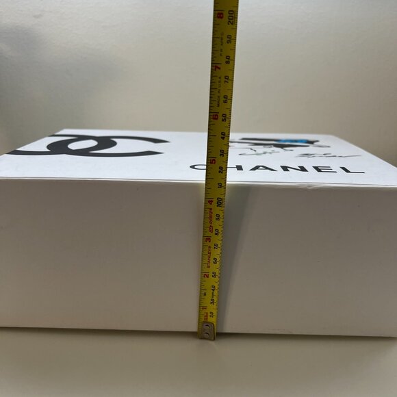 Empty Chanel Box with handles and dustbag - Picture 4 of 13